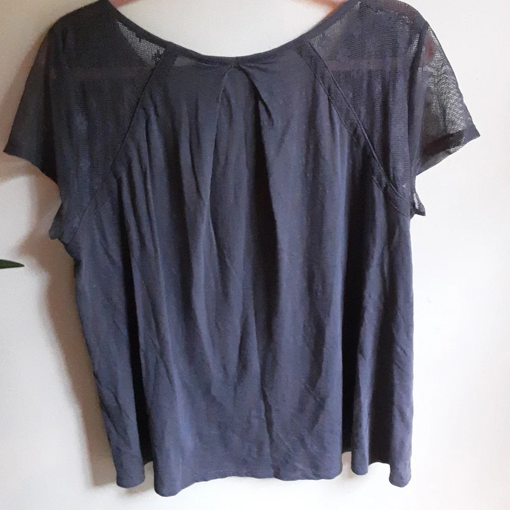 Embroidered Sundance Gray Top - Picture 4 of 4